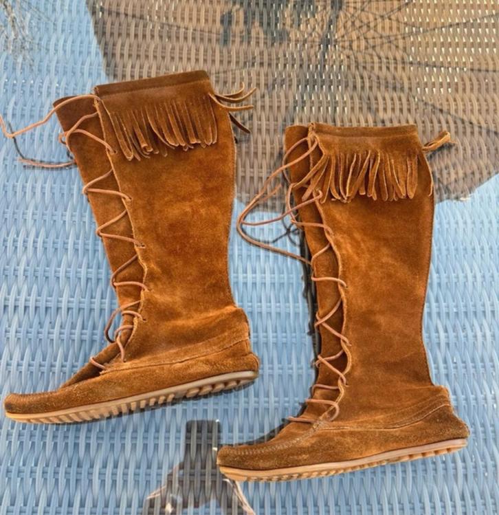 Minnetonka Suède Laarzen Maat 37 - Zeer Nette Staat, Kleding | Dames, Schoenen, Zo goed als nieuw, Hoge laarzen, Ophalen of Verzenden