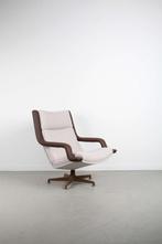 2x Artifort F140 Fauteuil Crème Wit Stof + Bruin Leder, Huis en Inrichting, Fauteuils, Niet ingevuld, Ophalen of Verzenden, Zo goed als nieuw