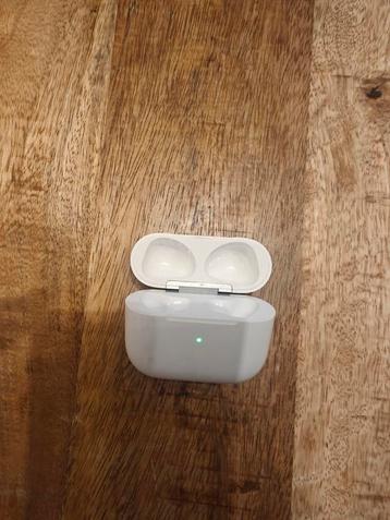 Airpods 3 - alleen case beschikbaar voor biedingen
