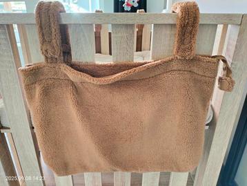 2 grote Teddy boxtassen – beige, met rits en binnenvak beschikbaar voor biedingen