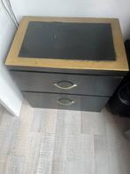 Side tables - set of two, Huis en Inrichting, Slaapkamer | Nachtkastjes, Ophalen, Zo goed als nieuw, Hout