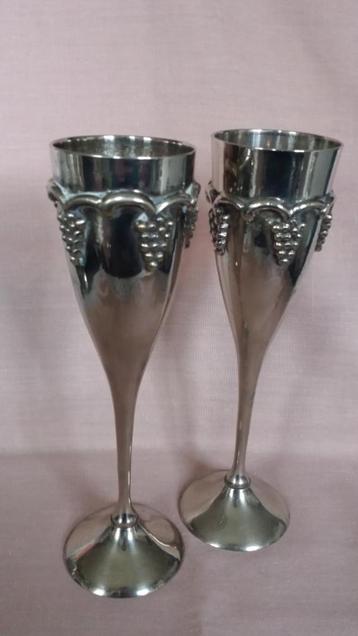 2 Hoge Franse FLUTES <> CHAMPAGNE-kelken Verzilverd beschikbaar voor biedingen