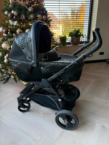 Versace Kinderwagen beschikbaar voor biedingen