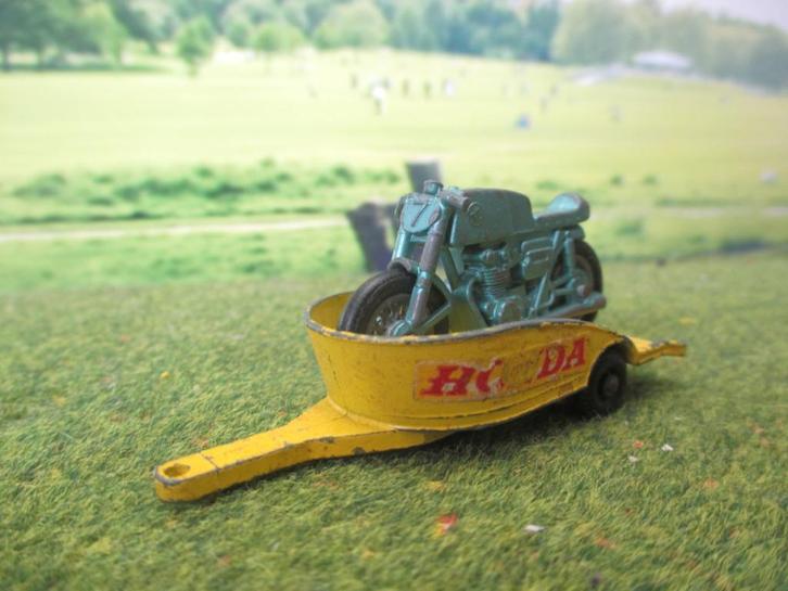 1:41 Honda race motor op motortrailer Lesney Nr.38 1967-1969, Hobby en Vrije tijd, Modelauto's | Overige schalen, Gebruikt, Ophalen of Verzenden