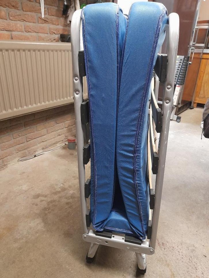 Logeerbed Inklapbaar, Huis en Inrichting, Slaapkamer | Bedden, Zo goed als nieuw, Eenpersoons, 80 cm, 190 cm of minder, Metaal