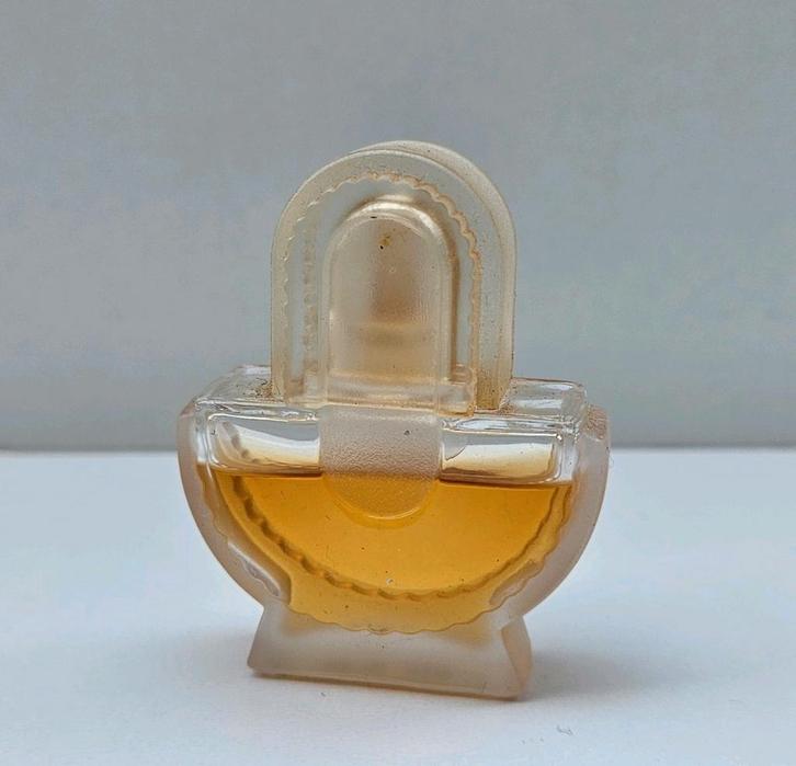 Verschillende parfum miniaturen - €3,- per stuk, Verzamelen, Parfumverzamelingen, Zo goed als nieuw, Miniatuur, Ophalen of Verzenden