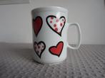Beker mok wit met rode hartjes, Ophalen of Verzenden, Zo goed als nieuw, Overige stijlen, Kop(pen) en/of Schotel(s)