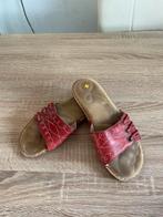 Stoere rode leren slippers Dr martens! 37 izgst, Slippers, Ophalen of Verzenden, Rood, Dr. Martens