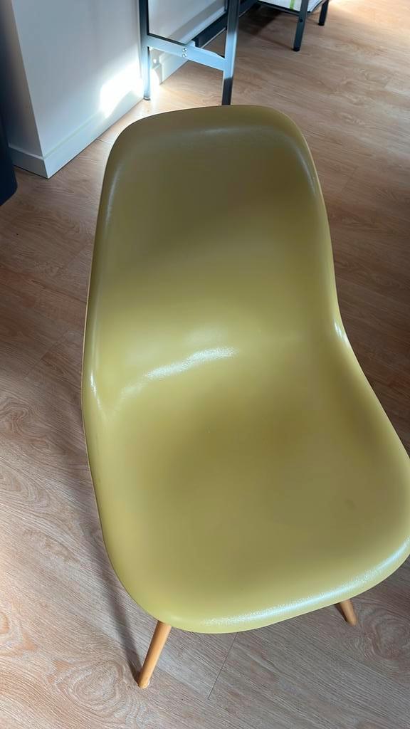 Kuipstoel Eames Replica Stoel - Olijfgroen, Huis en Inrichting, Stoelen, Zo goed als nieuw, Eén, Kunststof, Overige kleuren, Ophalen