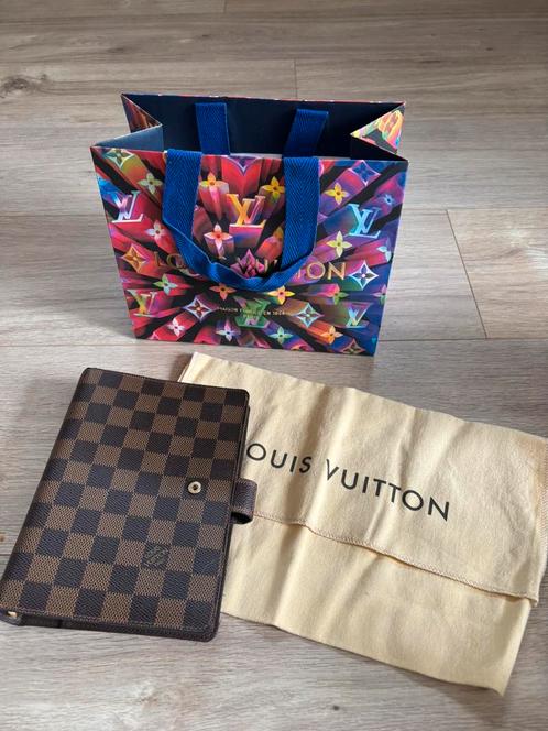 Ring agenda Louis vuitton perfecte staat - Damier Canvas, Sieraden, Tassen en Uiterlijk, Portemonnees, Zo goed als nieuw, Bruin