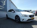 Volvo V40 1.5 T3 Polar+ Sport R-Design, Auto's, Volvo, 65 €/maand, 4 cilinders, 700 kg, Wit