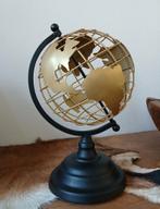 Nieuw: wereldbol ijzer zwart brons (goud) wereld bol op voet, Ophalen of Verzenden, Nieuw