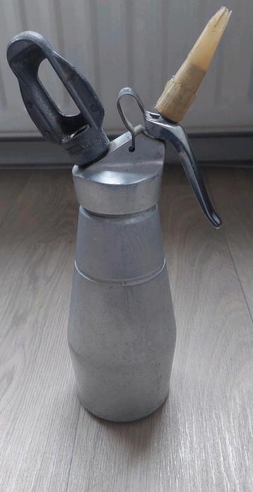 Oude slagroomspuit Gimas.  beschikbaar voor biedingen