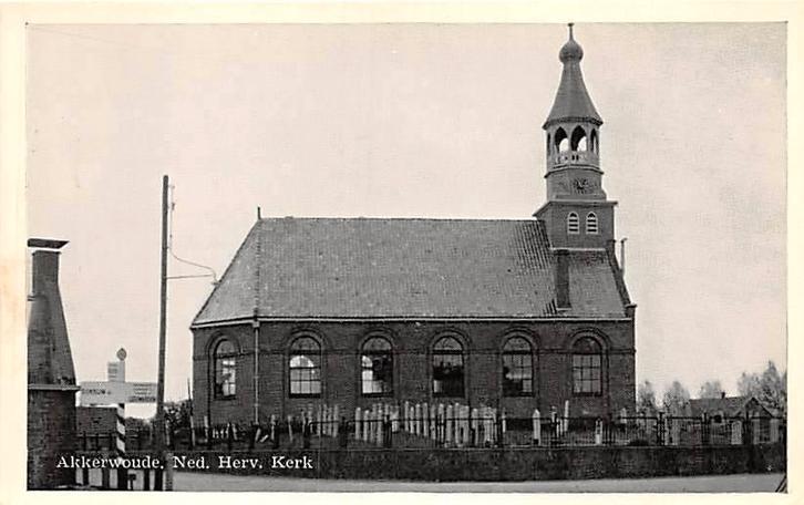 W866 Akkerwoude Ned Herv Kerk - uitg Noordhof Murmerwoude, Verzamelen, Ansichtkaarten | Nederland, Friesland, Ophalen of Verzenden