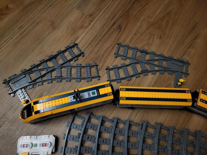 Lego City Trein 60197 - Passagierstrein, Kinderen en Baby's, Speelgoed | Duplo en Lego, Zo goed als nieuw, Lego, Complete set
