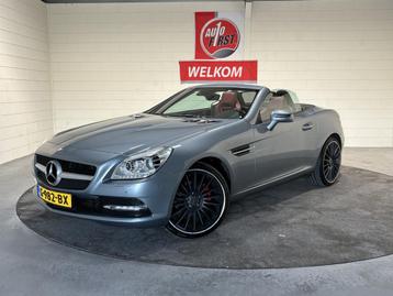 Mercedes-Benz SLK 200 Automaat, Leer, Xenon, 19 inch, Climat beschikbaar voor biedingen