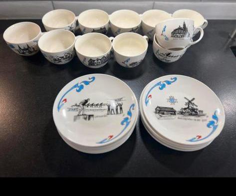Compleet nieuwe 45 delig, 11 Steden servies van World of Jet, Huis en Inrichting, Keuken | Servies, Nieuw, Overige stijlen, Ophalen of Verzenden