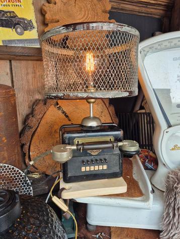 Oude Telefoon Lamp - Industrieel Design beschikbaar voor biedingen