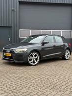 Audi A1 25 Tfsi 95pk 2022 Grijs Matrix Audi Surround, Auto's, Voorwielaandrijving, A1, 95 pk, Handgeschakeld