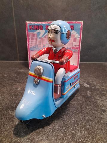 Blikken speelgoed scooter met mannetje  beschikbaar voor biedingen