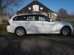 BMW 3-Serie 2.0 318 I Touring AUT  Wit., Auto's, Automaat, 4 cilinders, 129 pk, 1435 kg