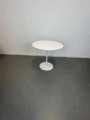 1 Arper Dizzle bijzet tafel Wit 50 cm beschikbaar voor biedingen