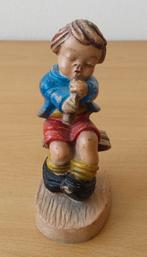 Beeldje Jongen met Fluit - V.V. 65 - vintage, Ophalen of Verzenden, Gebruikt, Mens