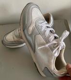 Sneakers zilver maat 38,5, Ophalen of Verzenden, Zo goed als nieuw, Overige kleuren, Sneakers of Gympen