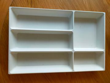 Twee Ikea bestekbakken wit beschikbaar voor biedingen