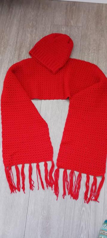 Gehaakte Sjaal met Muts - Rood beschikbaar voor biedingen