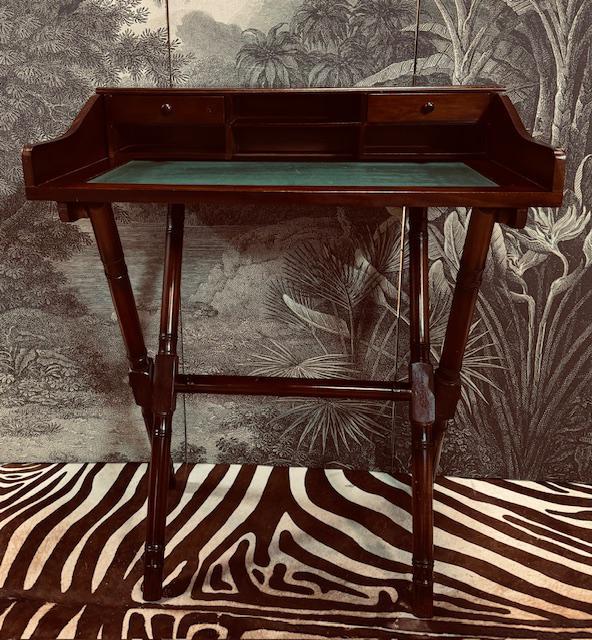 BRITISH COLONIAL MILITARY CAMPAIGN BUREAU BURO INKLAPBAAR, Antiek en Kunst, Antiek | Meubels | Tafels, Ophalen