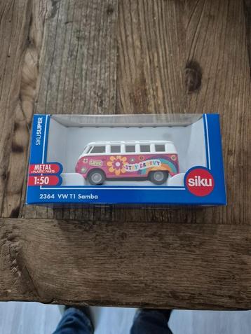 Siku 2364 Volkswagen T1 Samba in flowerpower beschikbaar voor biedingen