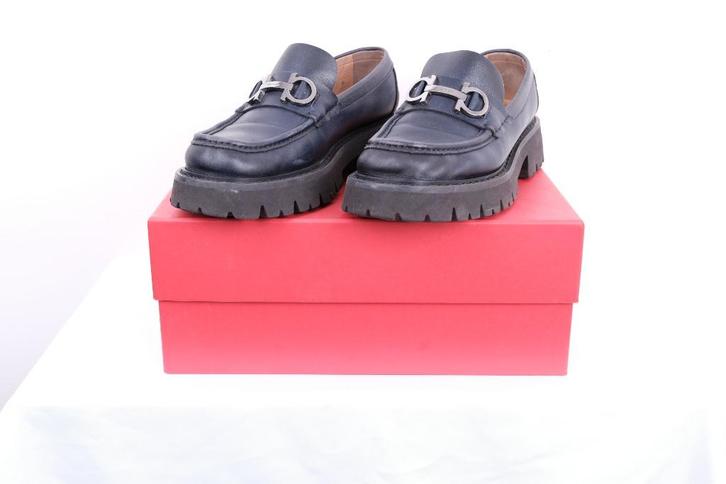 Ferragamo Florian Loafer – Blauw – Maat 44, Kleding | Heren, Schoenen, Gedragen, Loafers, Blauw, Ophalen of Verzenden