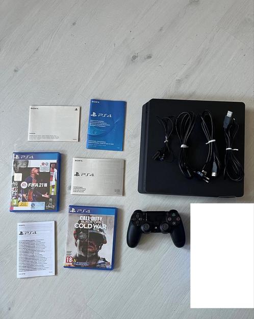 PlayStation 4 incl. kabels, controller, FIFA 21 en COD CW, Spelcomputers en Games, Spelcomputers | Sony PlayStation 4, Zo goed als nieuw