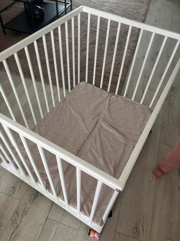 Box inclusief matras en matrashoes beschikbaar voor biedingen