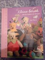 Kleine beren om te haken en breien - Val Pierce, Boeken, Ophalen of Verzenden, Zo goed als nieuw, Val Pierce