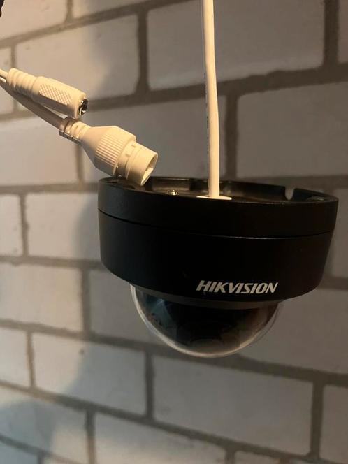Hikvision DS-2CD2145FWD-I, Audio, Tv en Foto, Videobewaking, Zo goed als nieuw, Ophalen of Verzenden