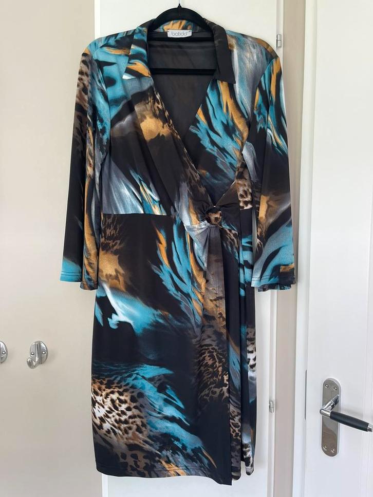 Batida travelstof overslag jurk maat 42, Kleding | Dames, Jurken, Zo goed als nieuw, Maat 42/44 (L), Zwart, Knielengte, Ophalen of Verzenden