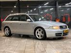Audi A4 1.8 T Avant 20VT - Leer - Stoelverwarming - 17"", Auto's, Voorwielaandrijving, 65 €/maand, 600 kg, Zwart