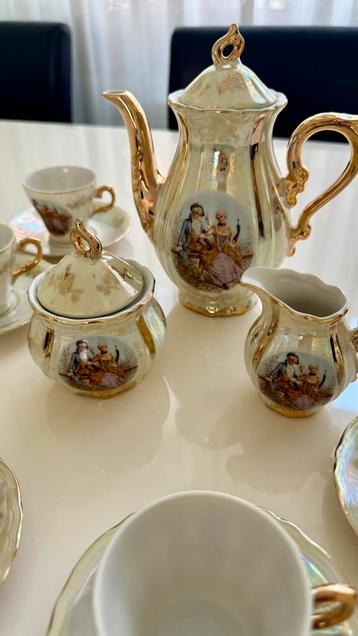 Vintage koffie porseleine service beschikbaar voor biedingen