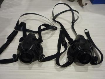 Nieuw 2x halfgelaat masker 3M 7002S M + filterkappen 501 beschikbaar voor biedingen