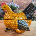 Zeer grote, brocante, majolica aardewerk terrine, kip, Ophalen of Verzenden