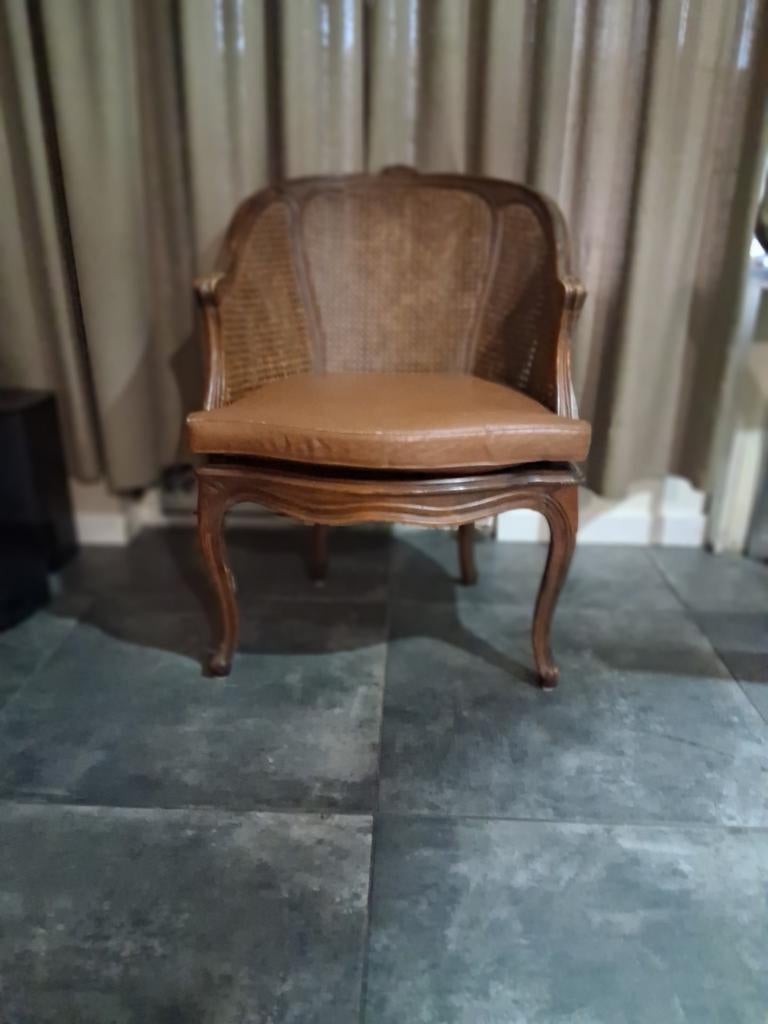 Louis XV stijl fauteuil – massief hout met rotan – vintage, Ophalen
