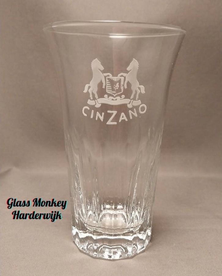 Oud Cinzano borrelglas., Verzamelen, Glas en Borrelglaasjes, Zo goed als nieuw, Borrel- of Shotglas, Ophalen of Verzenden