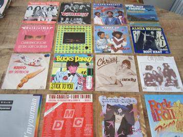 16 Singles met allerlei popmuziek beschikbaar voor biedingen