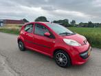Peugeot 107 1.0-12V XS 5-Deurs, Nieuwe Apk, Auto's, Voorwielaandrijving, Stof, Gebruikt, Zwart