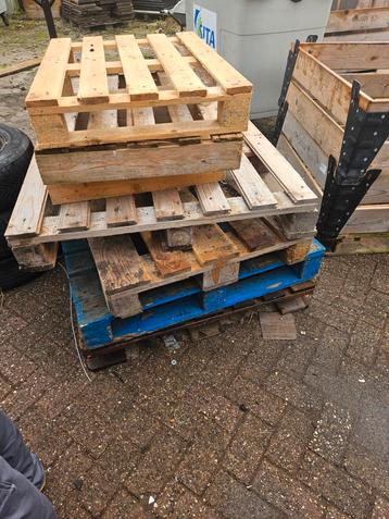 Gratis Pallets Afhalen beschikbaar voor biedingen