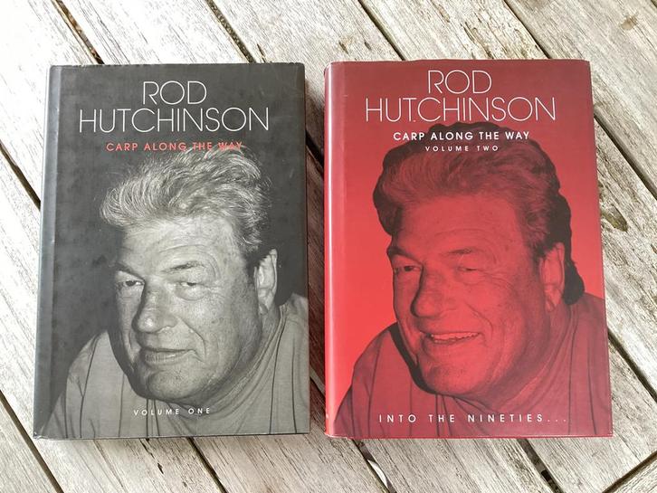 Carp along the Way DEEL 1&2 GESIGNEERD Rod Hutchinson, Watersport en Boten, Hengelsport | Karpervissen, Zo goed als nieuw, Overige typen