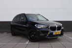 BMW X1 xDrive25e * PHEV * Sport Line * Navigatie * Stoelverw, Auto's, BMW, Gebruikt, Leder en Stof, Zwart, Bedrijf