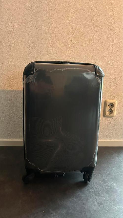 Donkergrijze koffer/trolley/handbagagekoffer met print, Sieraden, Tassen en Uiterlijk, Koffers, Zo goed als nieuw, Slot, Uitschuifbare handgreep